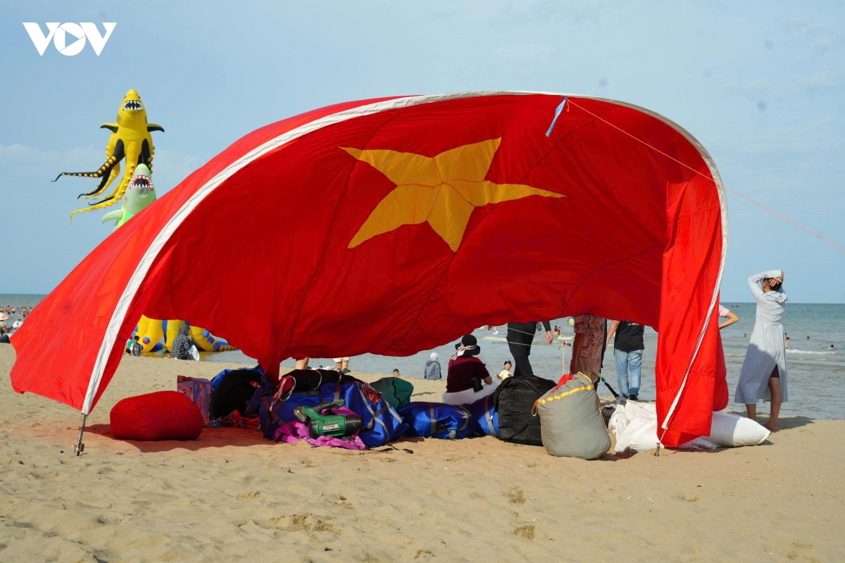 ruc ro festival dieu sam son, hut du khach dip le 2 9 hinh anh 24