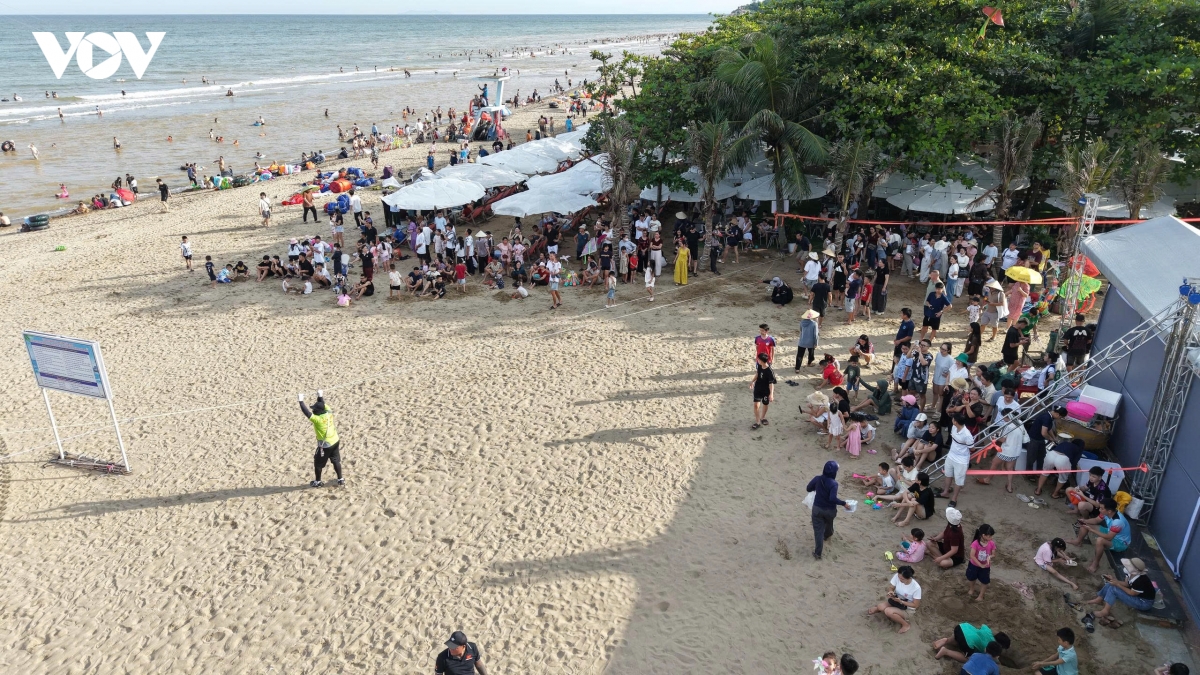 ruc ro festival dieu sam son, hut du khach dip le 2 9 hinh anh 21