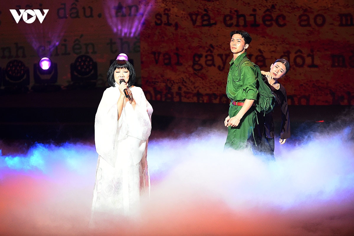 xuc dong chuong trinh chinh luan nghe thuat sao doc lap hinh anh 9