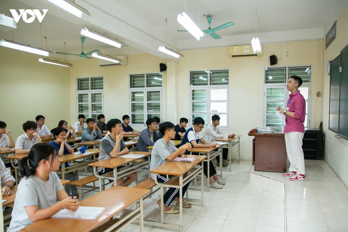 sap nhap truong hoc, giam hon 18.900 co so, 32.625 hieu truong, hieu pho hinh anh 1