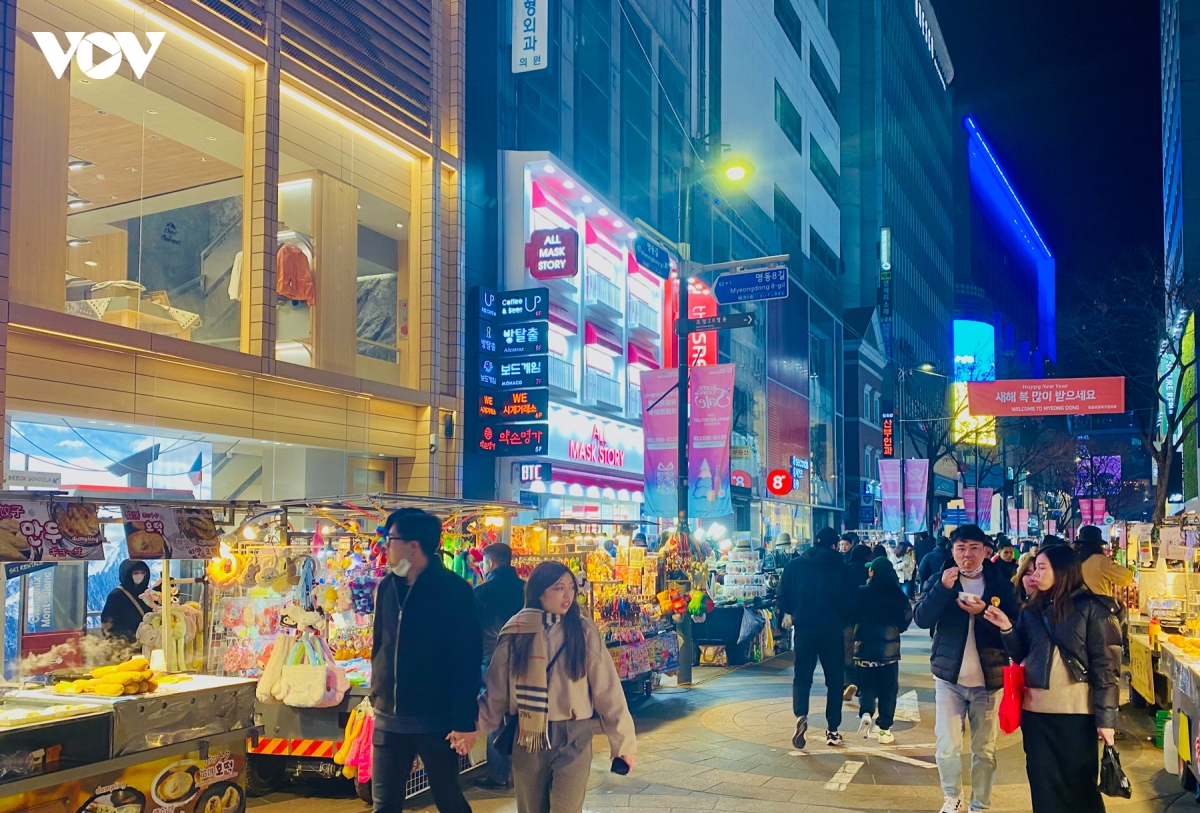 cach seoul giu chan du khach vui choi tu sang den dem hinh anh 1