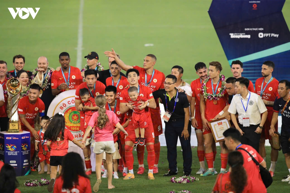 quang hai va clb cahn tao khoanh khac lich su tai sieu cup quoc gia hinh anh 7