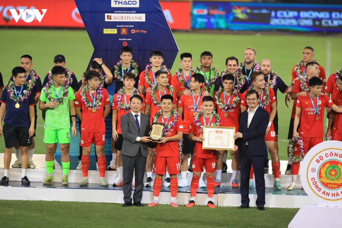 quang hai va clb cahn tao khoanh khac lich su tai sieu cup quoc gia hinh anh 6