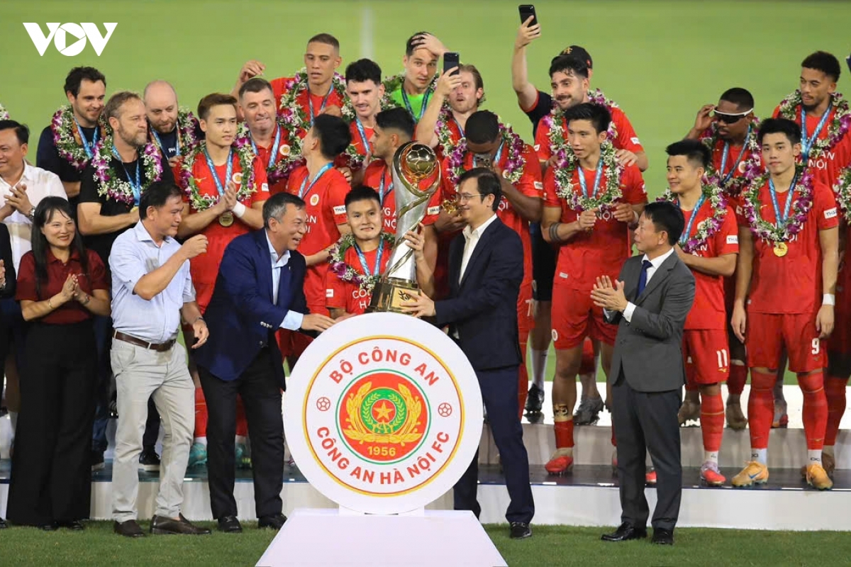 quang hai va clb cahn tao khoanh khac lich su tai sieu cup quoc gia hinh anh 2