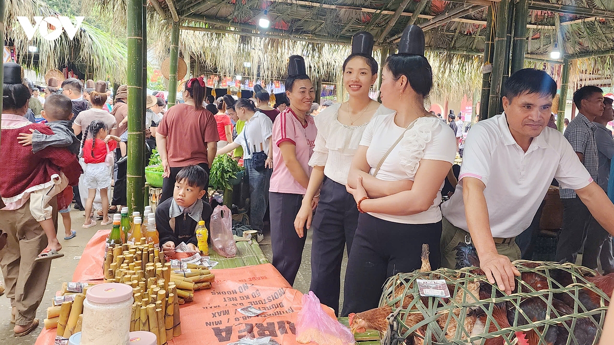 ron rang cho phien tet Doc lap o muoi noi, son la hinh anh 5