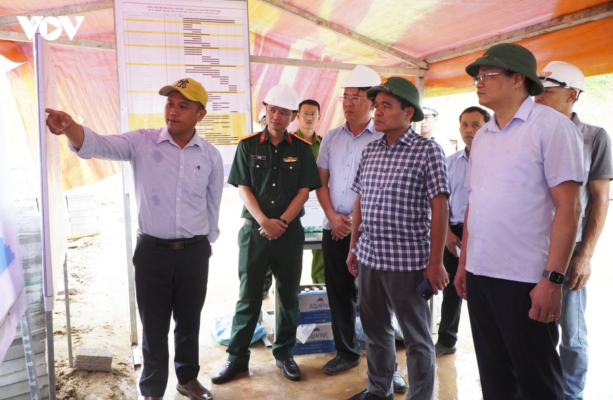 quang ngai phat dong phong trao thi dua thuc hien tang truong hai con so hinh anh 1