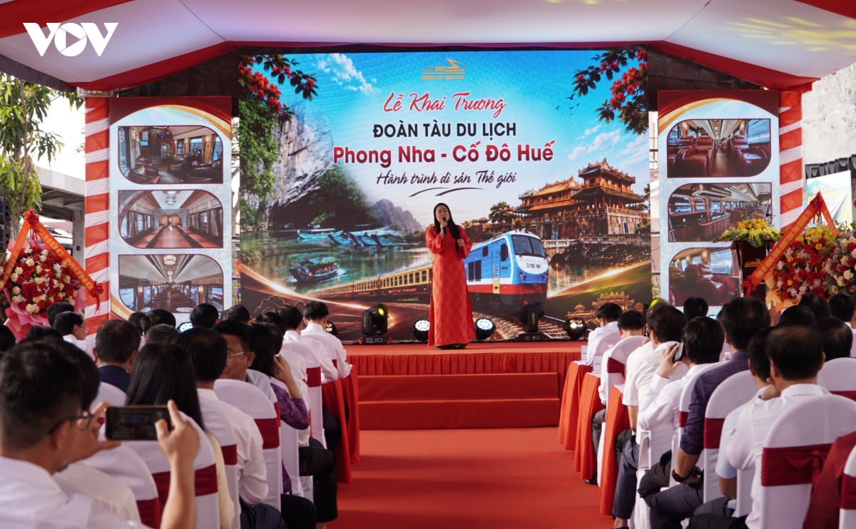 tau di san hue - phong nha khoi hanh chuyen dau tien hinh anh 5