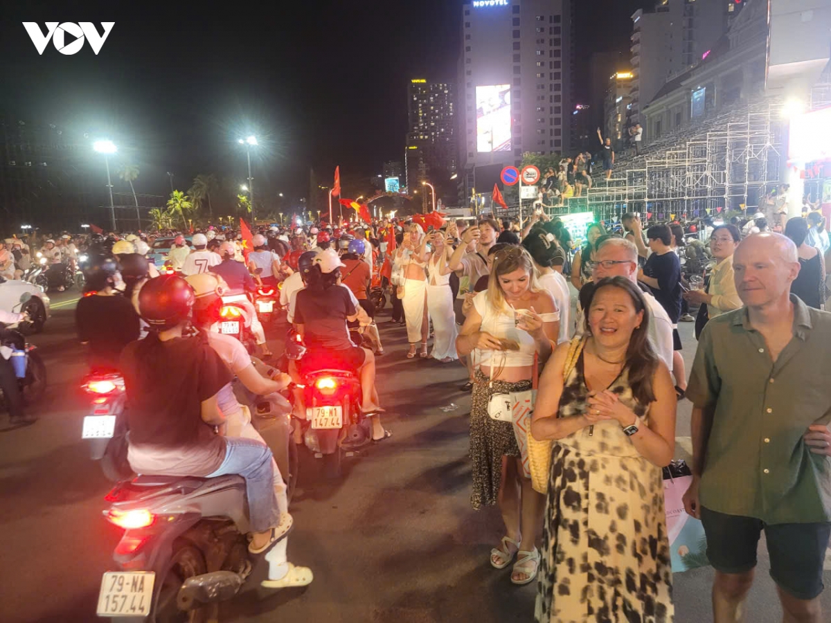 trUc tiEp khong khi an mung chuc vo dich asean cup 2026 cua Dt viet nam hinh anh 16