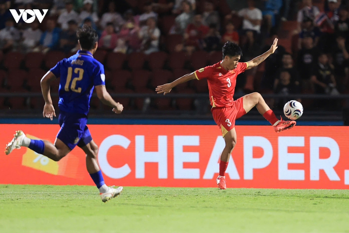 trUc tiEp thai lan 0-0 viet nam hiep 1 ket thuc hinh anh 11