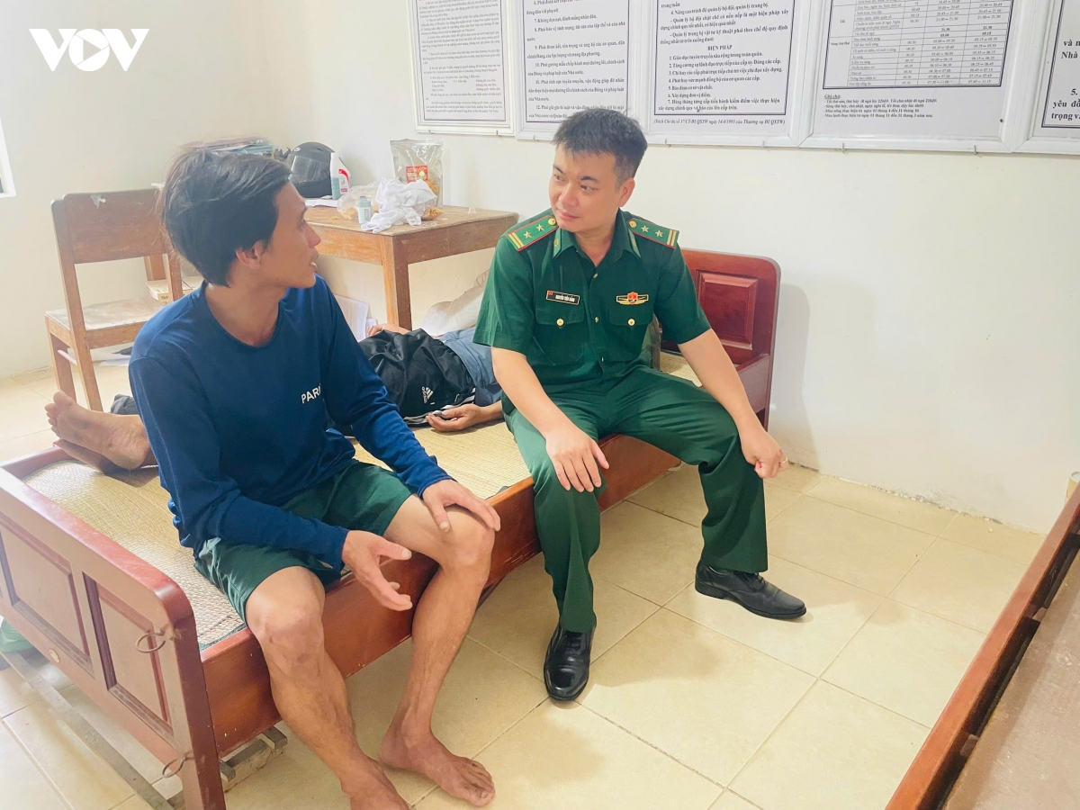 kip thoi cuu 4 ngu dan tren tau ca bi chim tren bien hoa hiep, Dak lak hinh anh 3