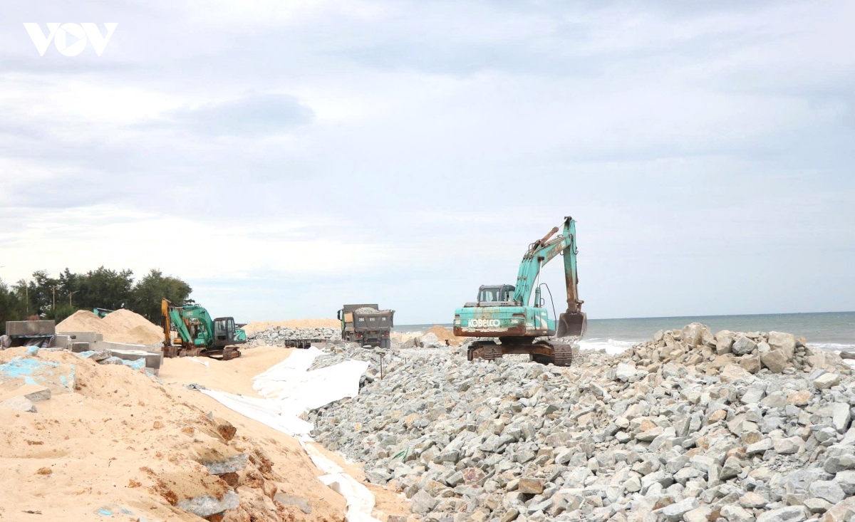 hue xay dung de ngam, ke bao ve bai bien thuan an hinh anh 1