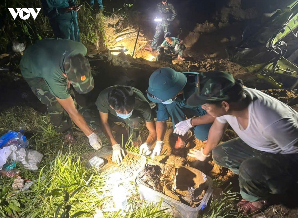 Đà Nẵng phát hiện nhiều di vật và đoạn xương nghi của liệt sĩ tại hầm trú ẩn