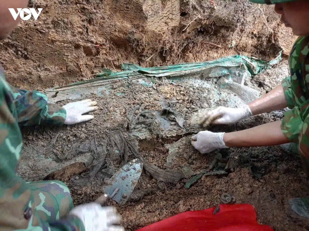 quang ngai quy tap 3 hai cot liet si cung nhieu di vat hinh anh 3