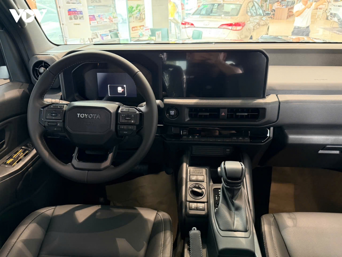 toyota land cruiser fj ban 30 xe chi sau 4 ngay hinh anh 4