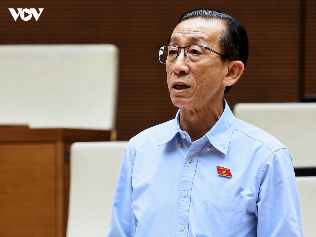 tran-hoang-ngan-128.png