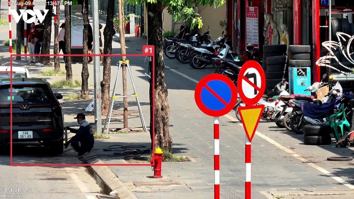 ha noi phat nguoi hon 2.000 vu vi pham trat tu do thi chi trong mot tuan hinh anh 2