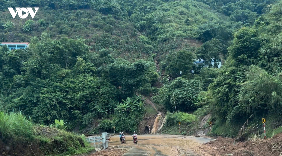khan truong khac phuc hau qua mua lu lon o muoi noi, son la hinh anh 4