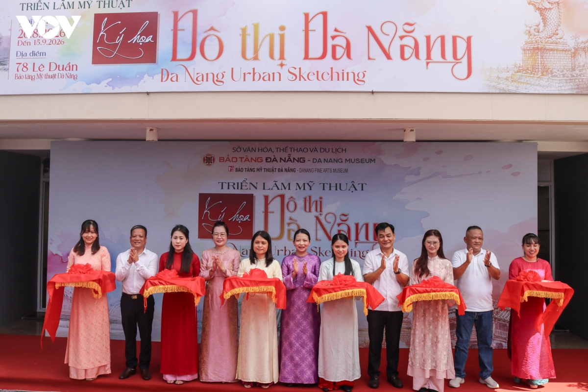 trien lam my thuat ky hoa do thi Da nang hinh anh 1