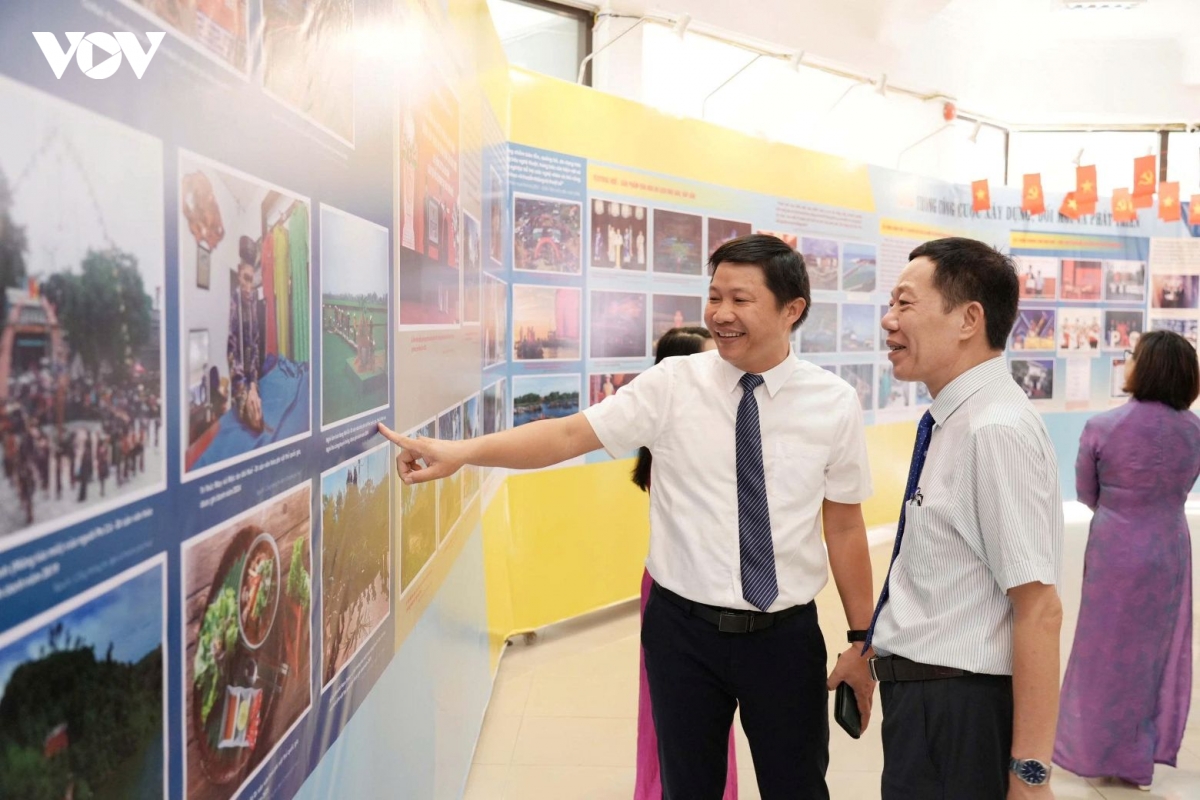 hue trung bay hon 250 tu lieu, hien vat ve chu tich ho chi minh hinh anh 4