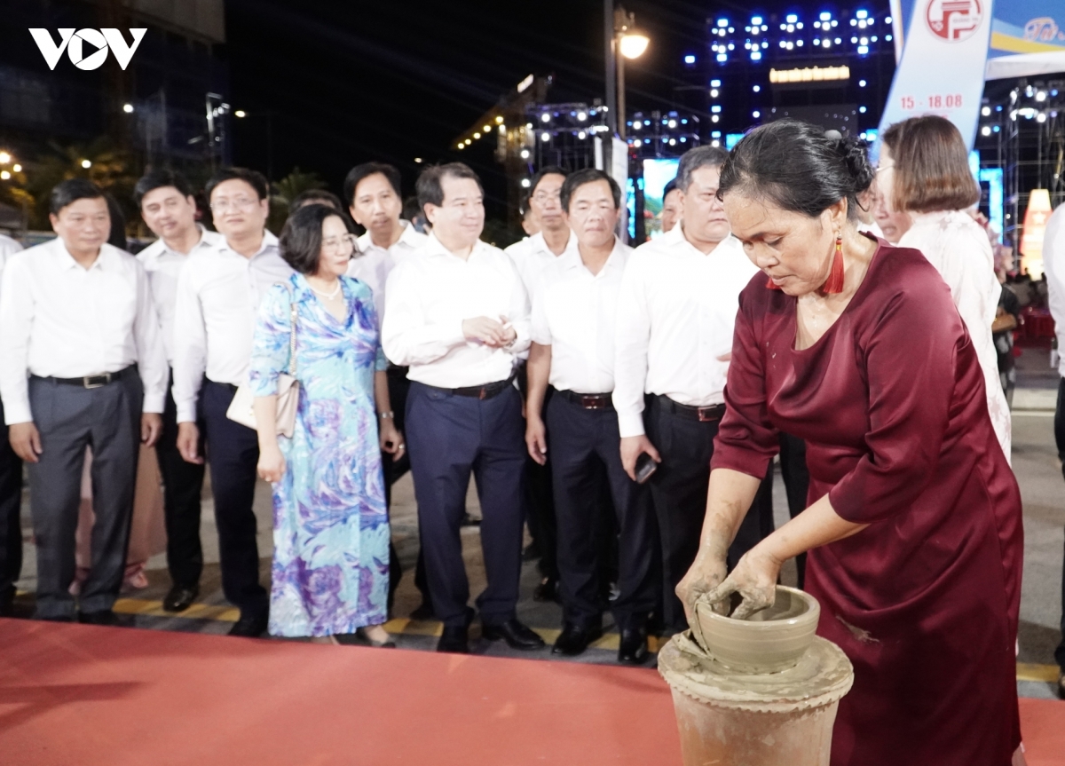 quang tri - khanh hoa tu mien hoa lua den vinh ngoc xanh hinh anh 5