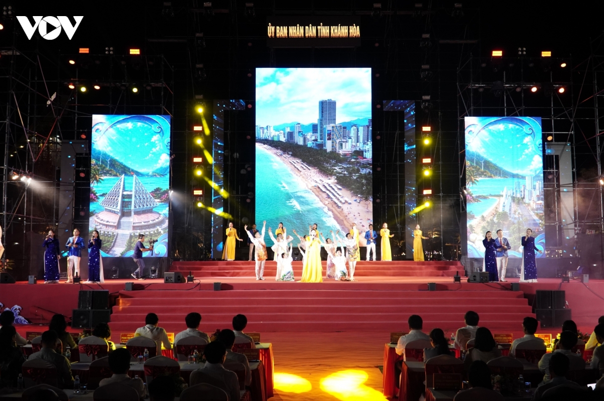 quang tri - khanh hoa tu mien hoa lua den vinh ngoc xanh hinh anh 1