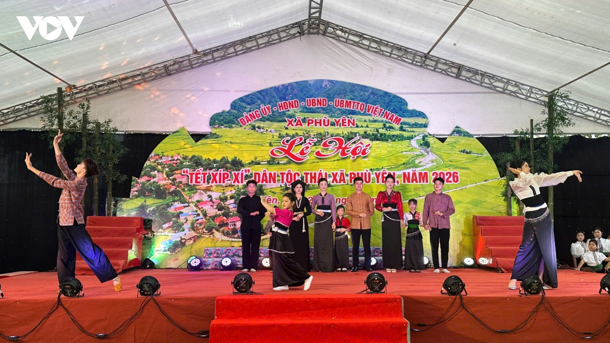 tung bung le hoi tet xip xi cua nguoi thai trang phu yen, son la hinh anh 3
