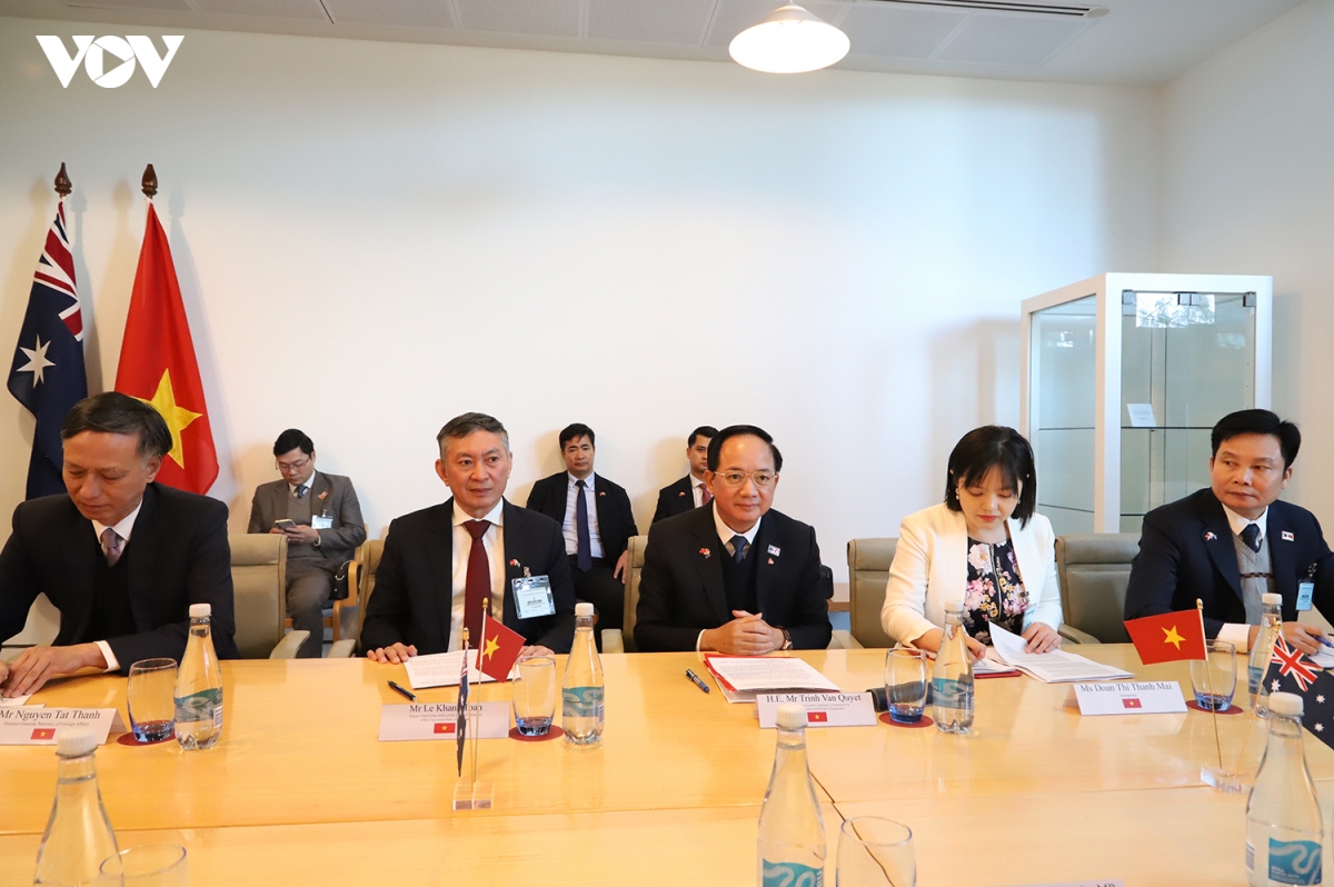 truong ban tuyen giao trung uong trinh van quyet gap Dong bo truong australia hinh anh 3