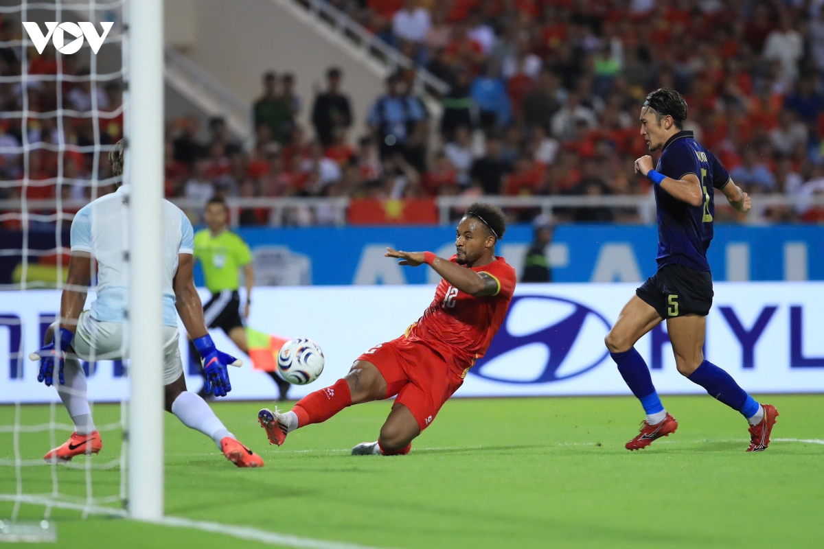 trUc tiEp viet nam 3-1 campuchia bang a asean cup 2026 may man mim cuoi hinh anh 4