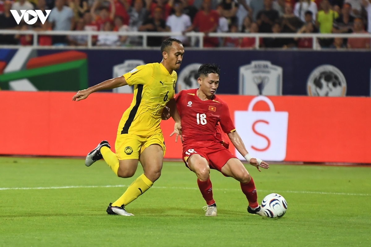 trUc tiEp viet nam 0-0 malaysia asean cup 2026 Dinh bac lien tiep bo lo co hoi hinh anh 1