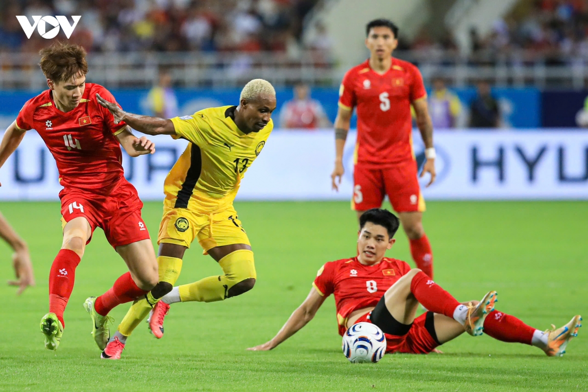 trUc tiEp viet nam 0-0 malaysia asean cup 2026 hiep hai bung no ban thang hinh anh 2