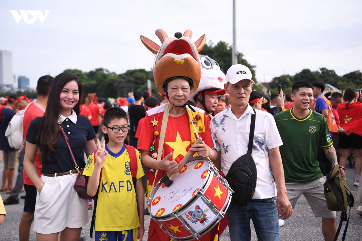 cDv mo hoi, xep hang vao san xem chung ket luot ve asean cup viet nam vs thai lan hinh anh 10