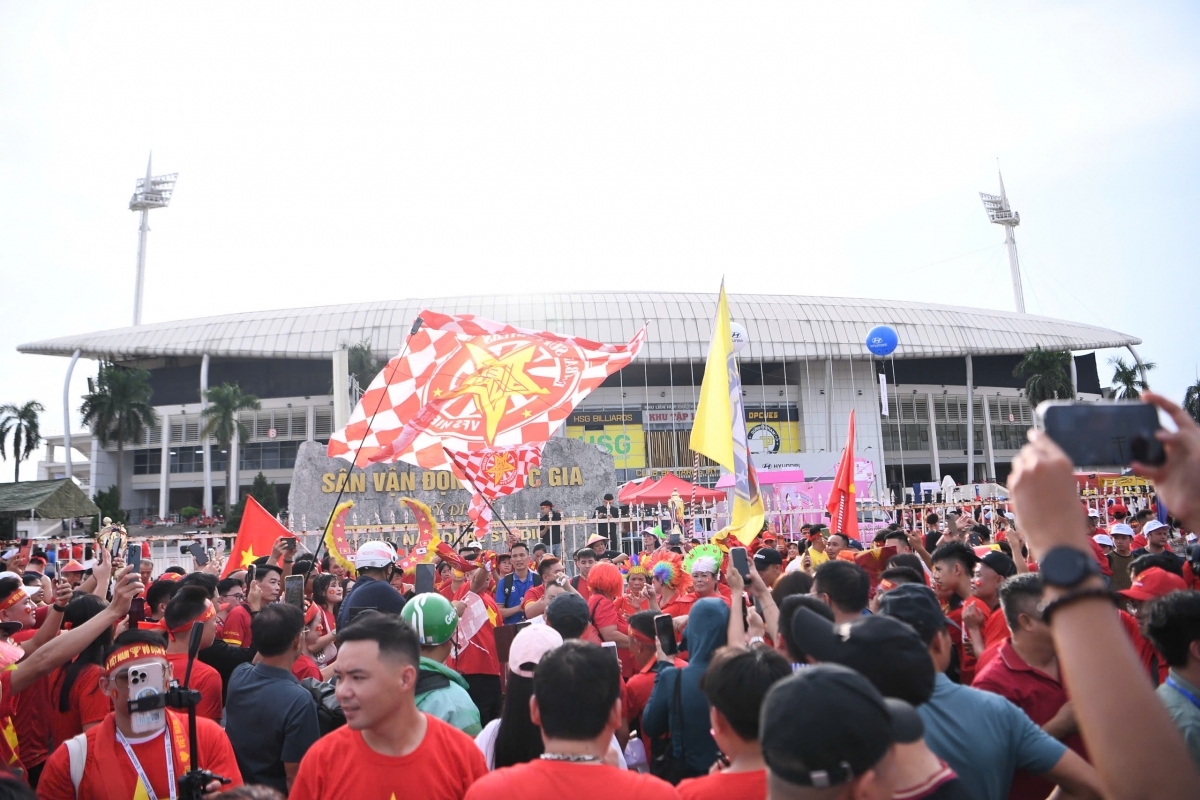 cDv mo hoi, xep hang vao san xem chung ket luot ve asean cup viet nam vs thai lan hinh anh 1