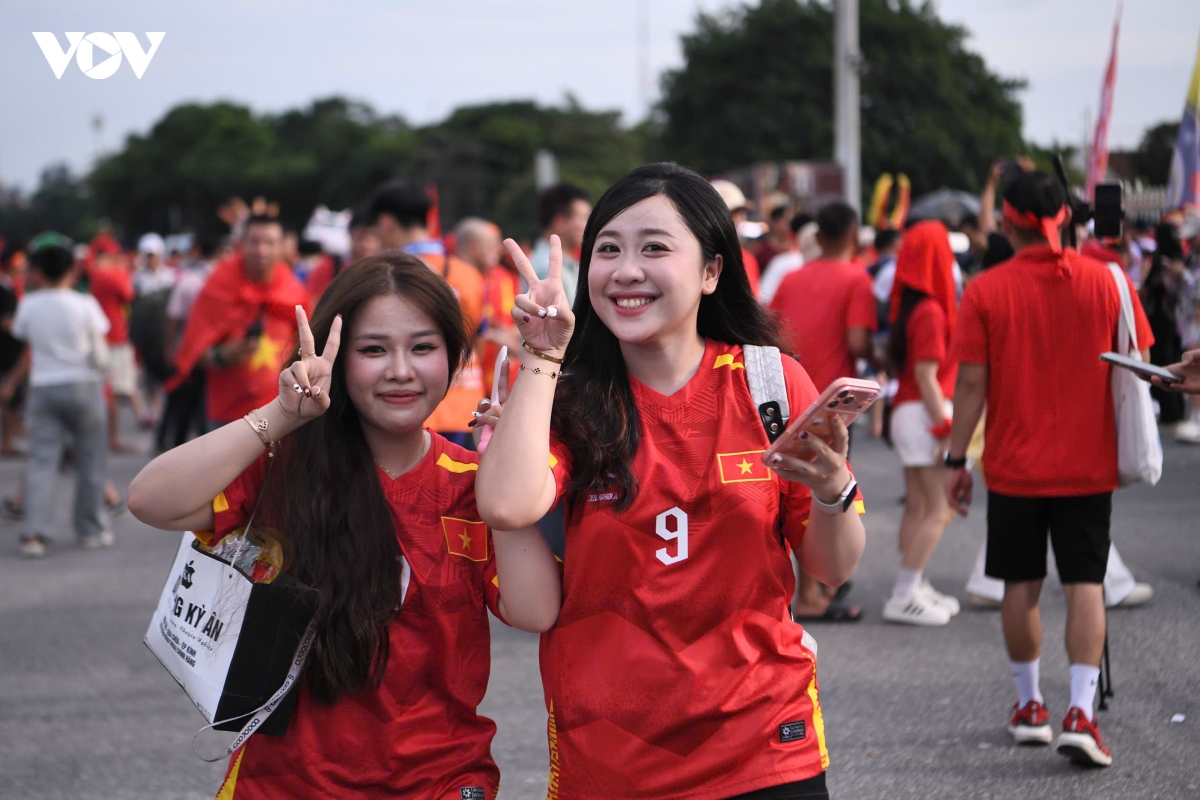 cDv mo hoi, xep hang vao san xem chung ket luot ve asean cup viet nam vs thai lan hinh anh 3