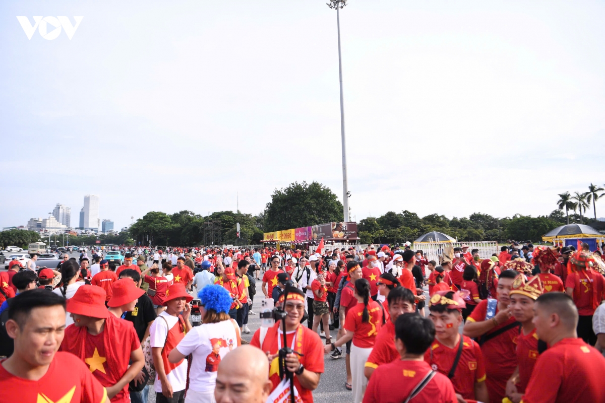 cDv mo hoi, xep hang vao san xem chung ket luot ve asean cup viet nam vs thai lan hinh anh 11