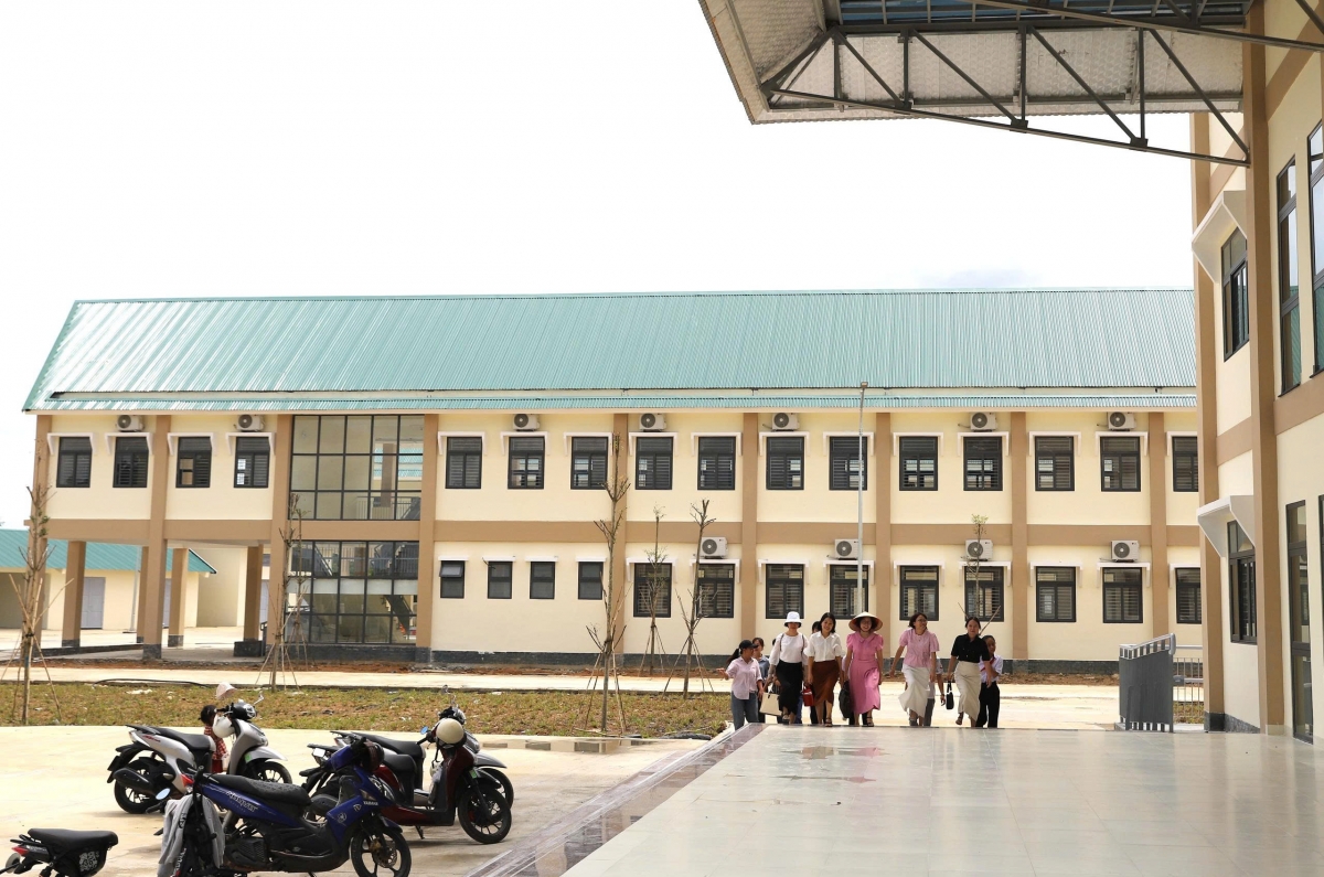 truong noi tru moi chap canh uoc mo hoc sinh vung bien Dak lak hinh anh 2