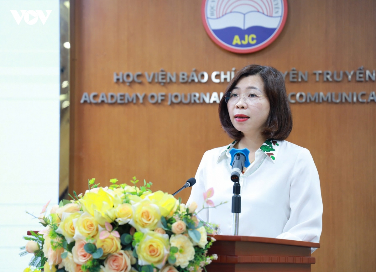 lam chu cong nghe de nang cao suc lan toa cua ly luan chinh tri hinh anh 2