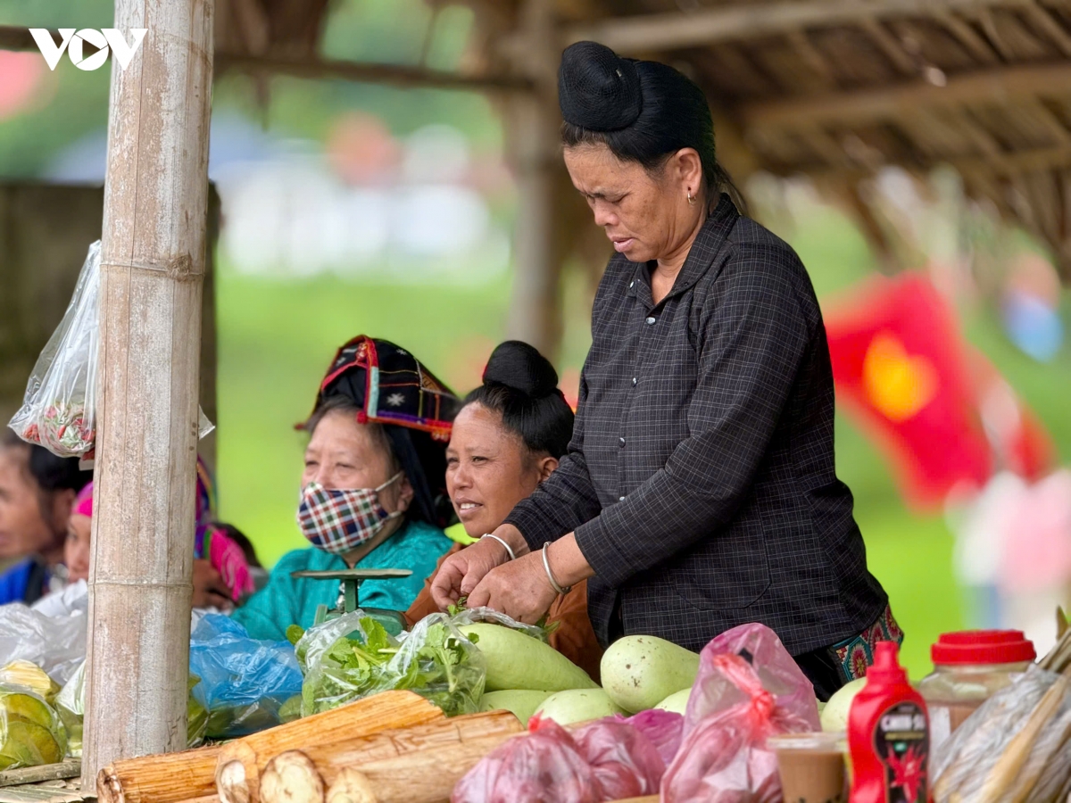 cho phien vung cao chieng hac noi luu giu trai nghiem nho thuong hinh anh 2