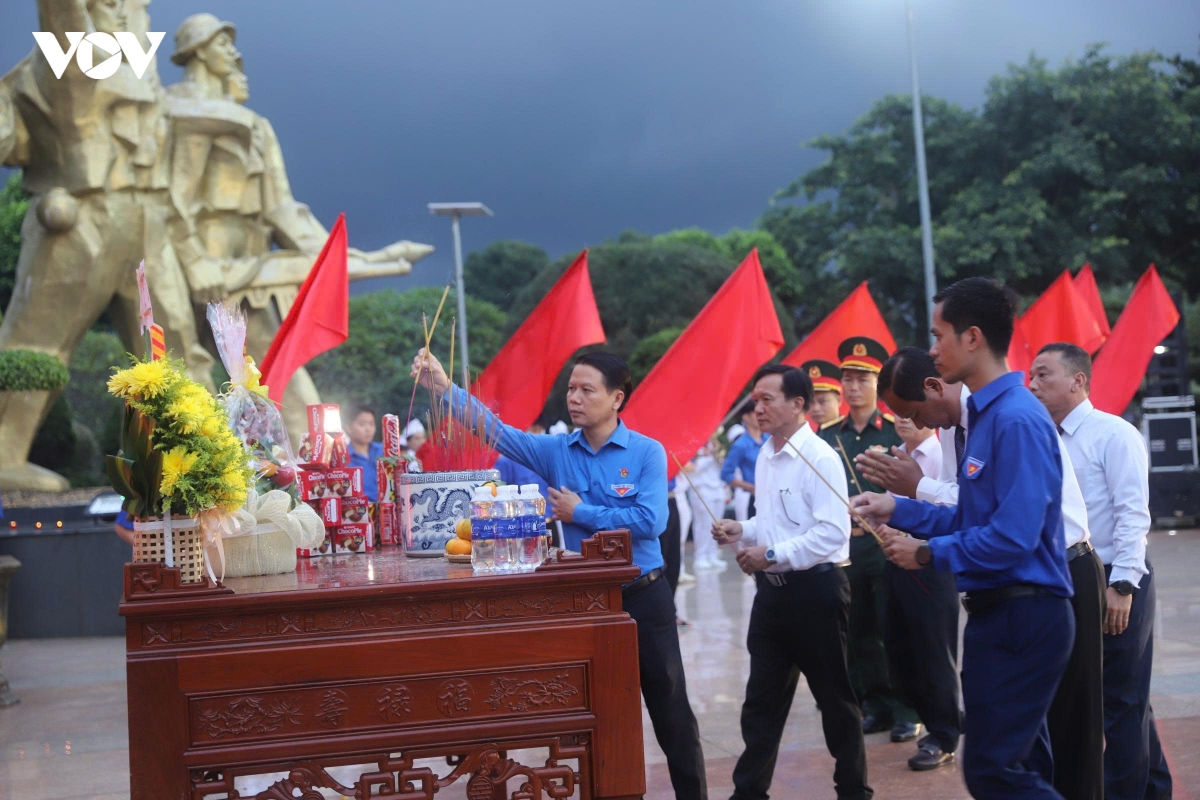 Từ mùa Thu lịch sử đến khát vọng cống hiến hôm nay