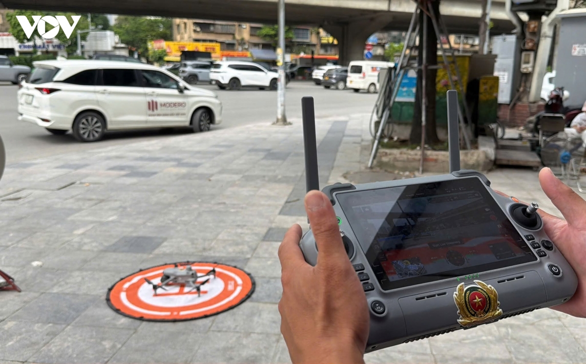 uav ho tro csgt ha noi phat hien hang loat vi pham tren vanh dai 3 hinh anh 1