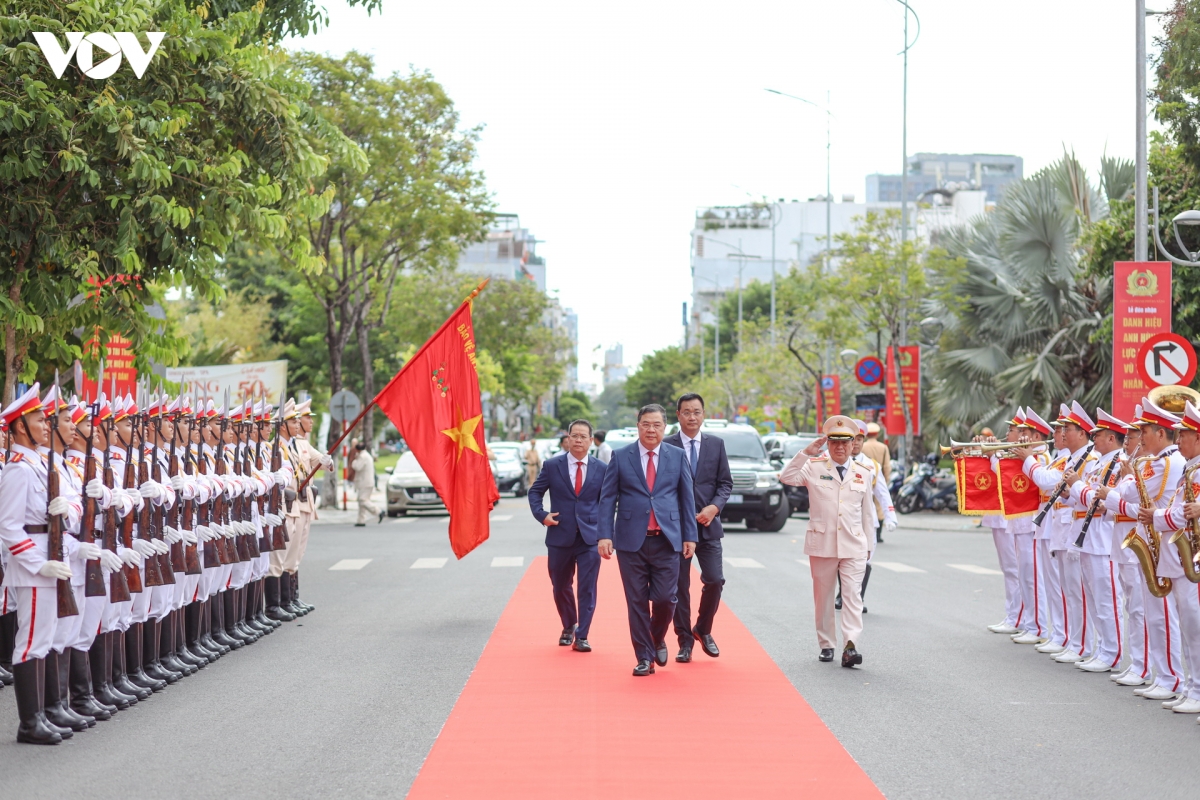 cong an tp. Da nang don nhan danh hieu anh hung luc luong vu trang nhan dan hinh anh 1