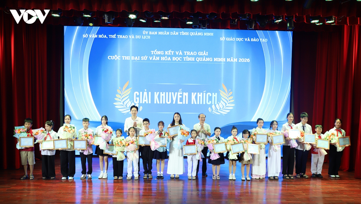 hoc sinh quang ninh dung cong nghe mo rong khong gian doc hinh anh 3