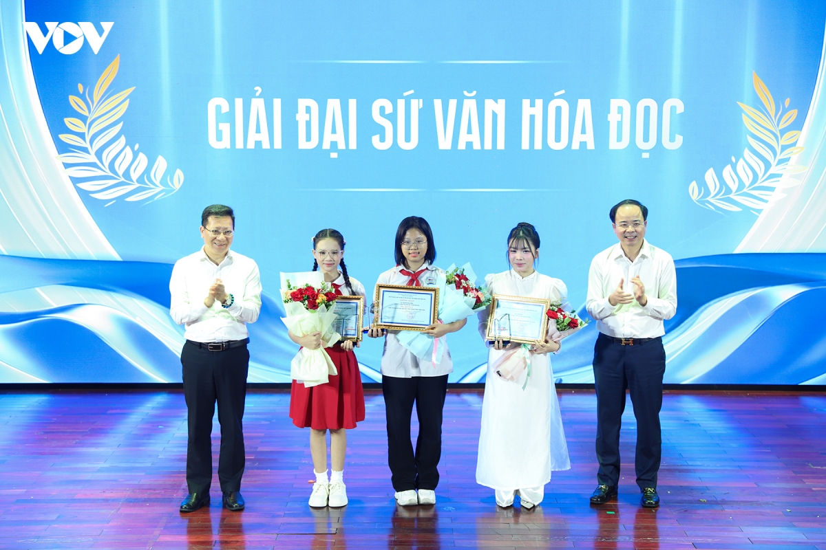 hoc sinh quang ninh dung cong nghe mo rong khong gian doc hinh anh 4