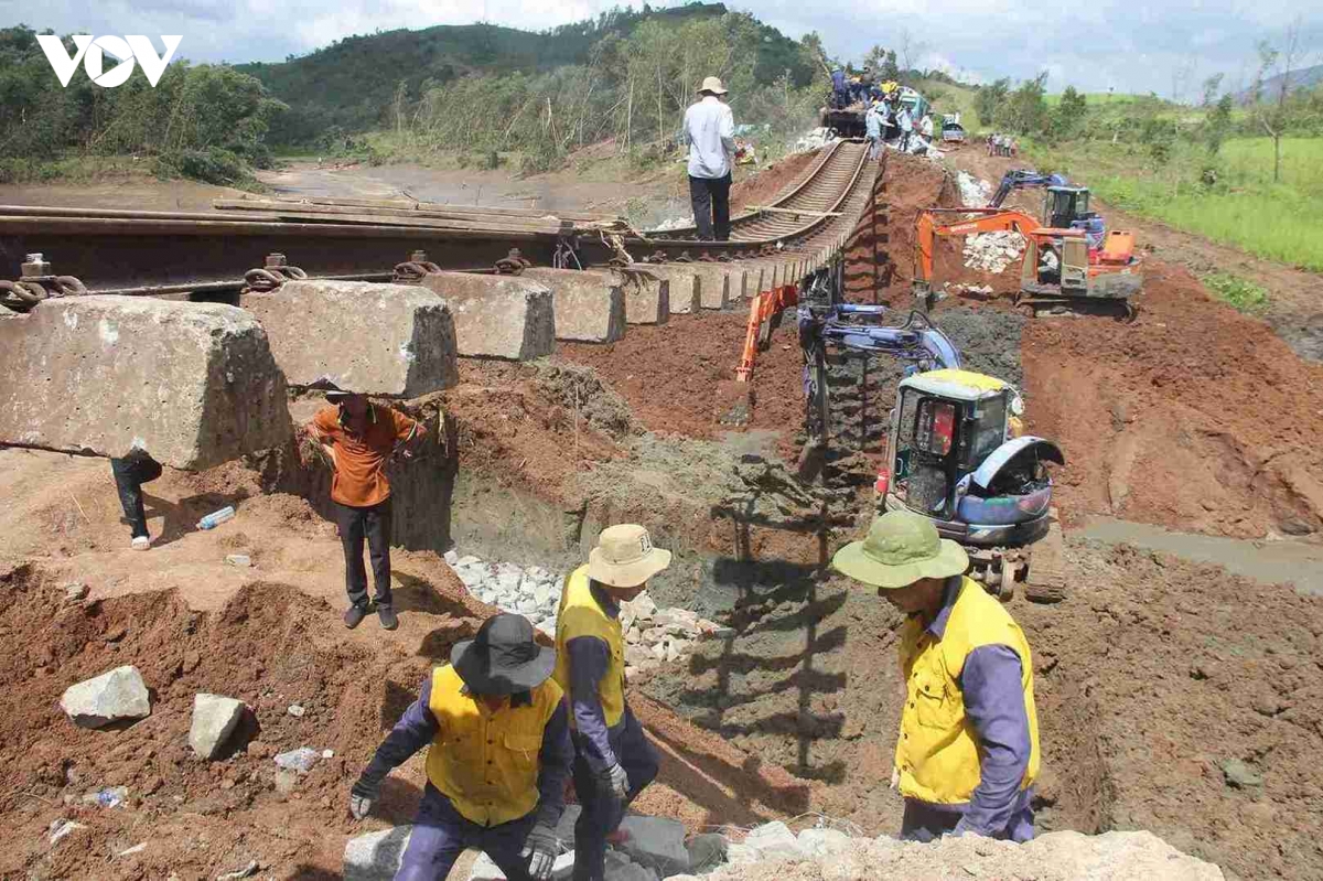 Khẩn trương sửa chữa đường sắt Bắc-Nam qua Đắk Lắk