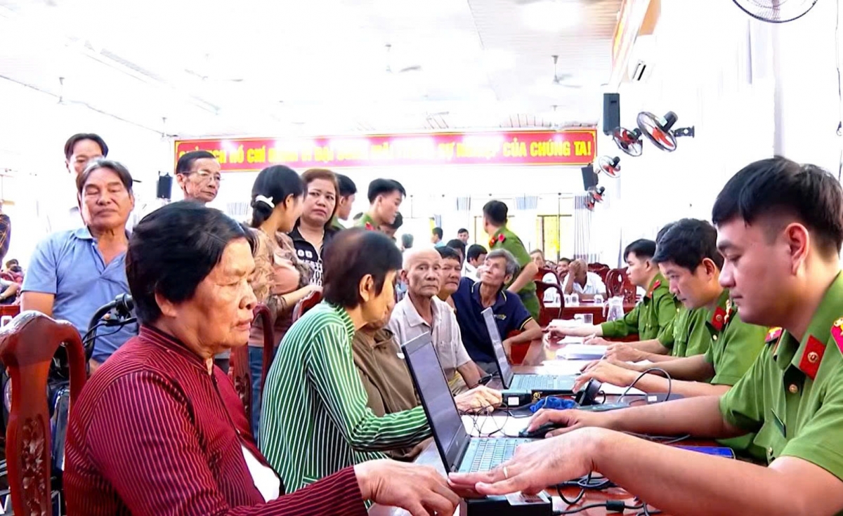 vinh long va hai phong thu nhan hang chuc nghin mau adn than nhan liet si hinh anh 2