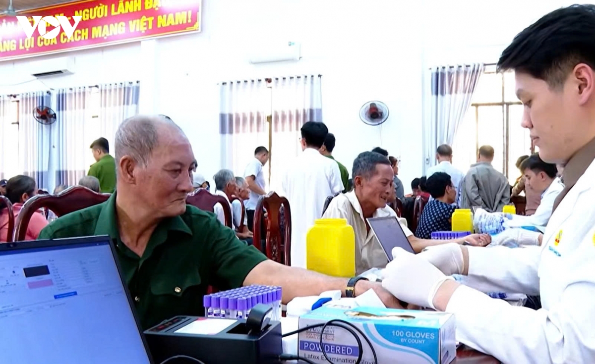 vinh long va hai phong thu nhan hang chuc nghin mau adn than nhan liet si hinh anh 1