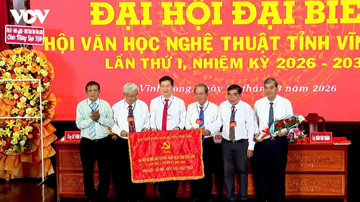 Ong nguyen trong nghia duoc bau lam chu tich hoi van hoc nghe thuat tinh vinh long hinh anh 1