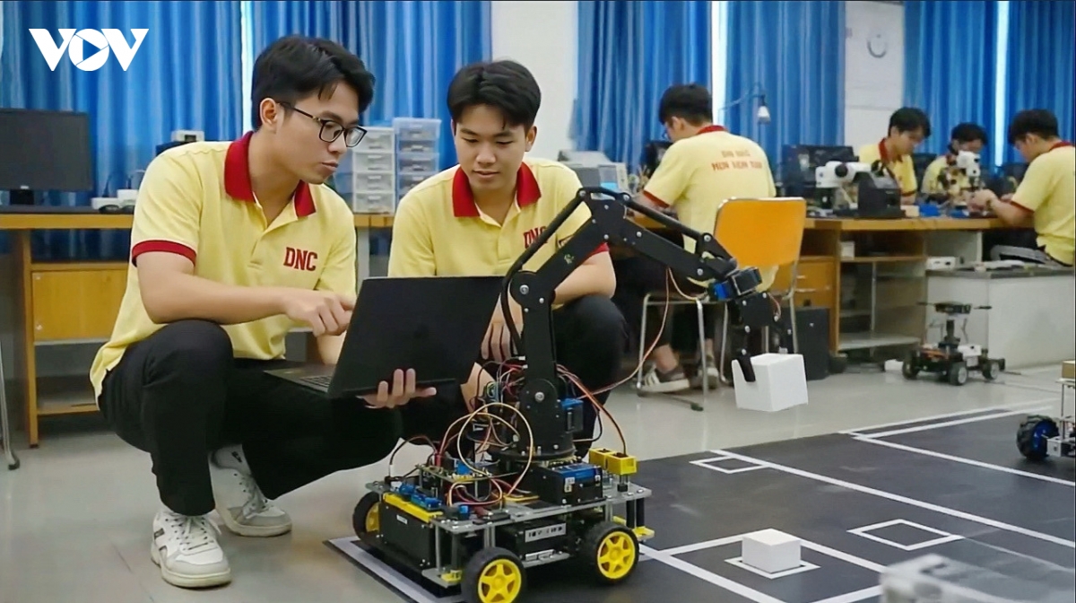 ra mat vien nghien cuu robot va tri tue nhan tao ai tai can tho hinh anh 1