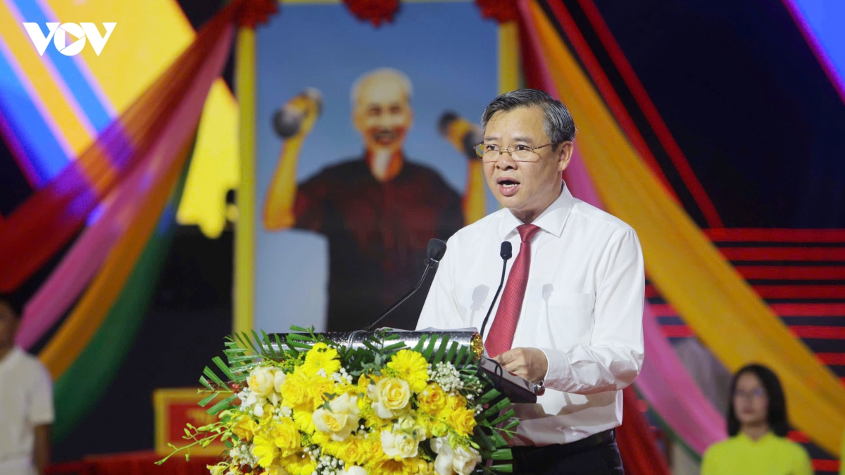 Dai hoi the duc the thao can tho 2026 Dem khai mac nghe thuat ruc ro co bay hinh anh 6