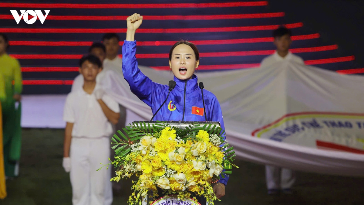 Dai hoi the duc the thao can tho 2026 Dem khai mac nghe thuat ruc ro co bay hinh anh 5