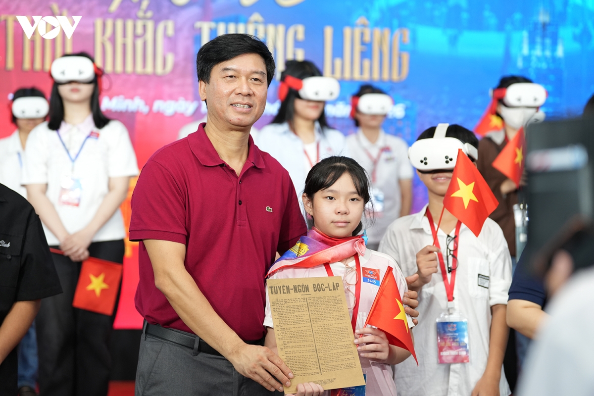 nguoi dan Da nang xuyen khong ve quang truong ba Dinh lich su dip quoc khanh 2 9 hinh anh 1